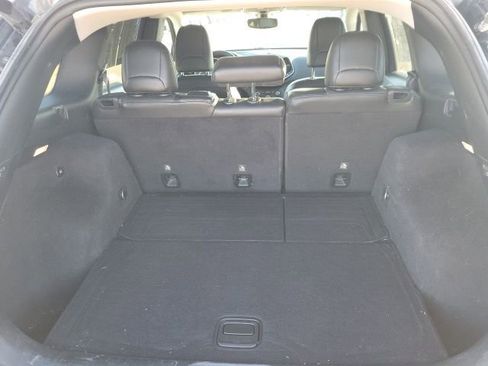 Used 2019 Jeep Cherokee Limited w/ Luxury Group image 23