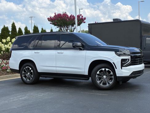 Used 2026 Chevrolet Tahoe LT w/ Comfort Package RWD image 3