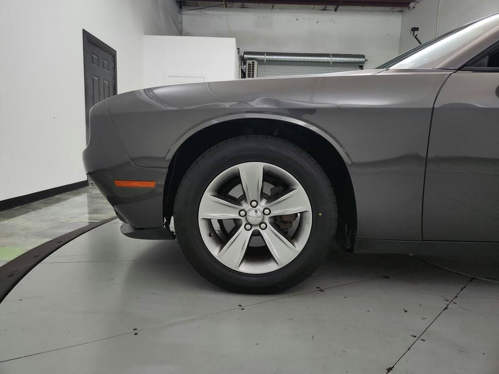 Used 2020 Dodge Challenger SXT RWD image 40