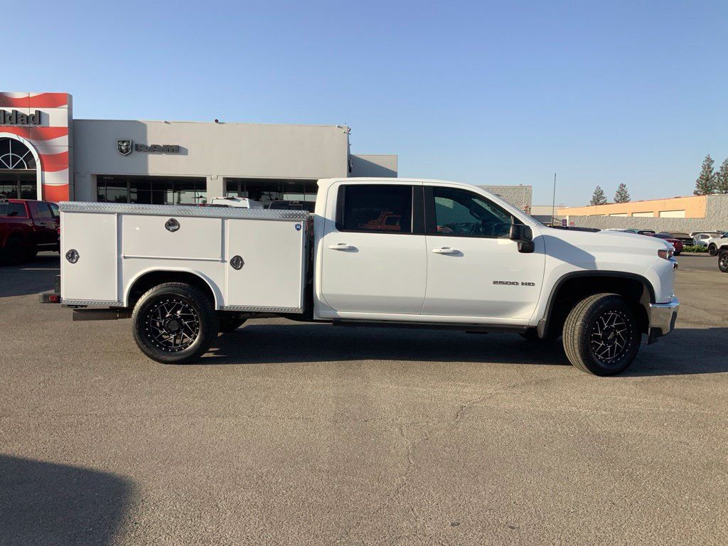 Used 2021 Chevrolet Silverado 2500 LT w/ Convenience Package AWD/4WD image 9