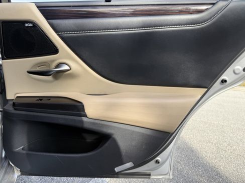 Used 2019 Lexus ES 350 Ultra Luxury image 47