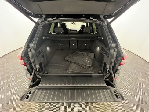 Used 2021 BMW X5 xDrive40i w/ M Sport Package AWD/4WD image 19