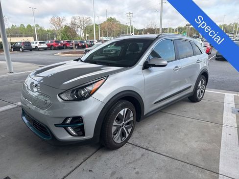 Used 2020 Kia Niro EX w/ Cold Weather Package image 3