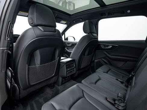 Used 2025 Audi Q7 2.0T Premium w/ Convenience Plus Package image 14