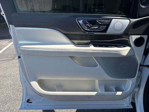 Used 2022 Lincoln Navigator L Black Label image 11