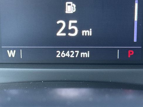 Used 2023 Cadillac XT4 Luxury w/ Cold Weather Package FWD image 19