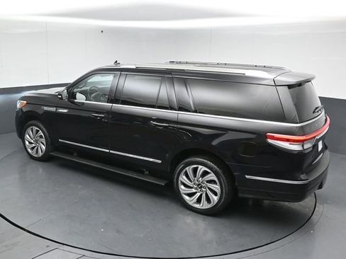 Certified 2022 Lincoln Navigator L Reserve image 43