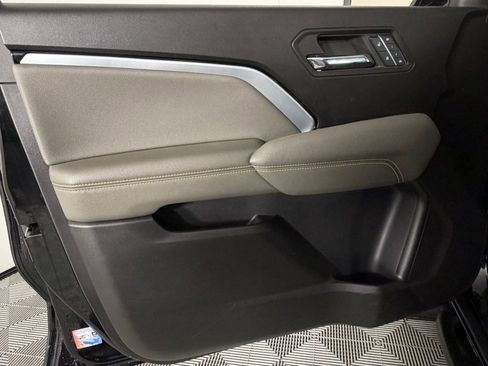 Used 2023 Chevrolet Colorado ZR2 w/ ZR2 Convenience Package III image 25