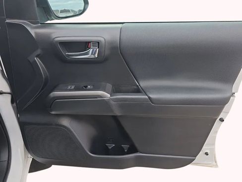 Used 2023 Toyota Tacoma TRD Sport w/ Black Out Package (TMS) image 20