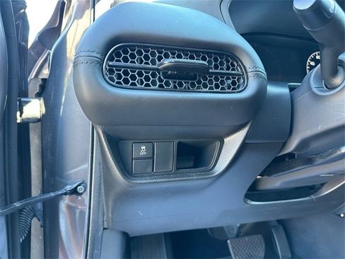 Used 2023 Honda HR-V LX image 21