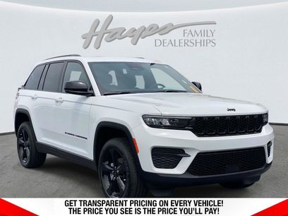 Used 2025 Jeep Grand Cherokee Altitude