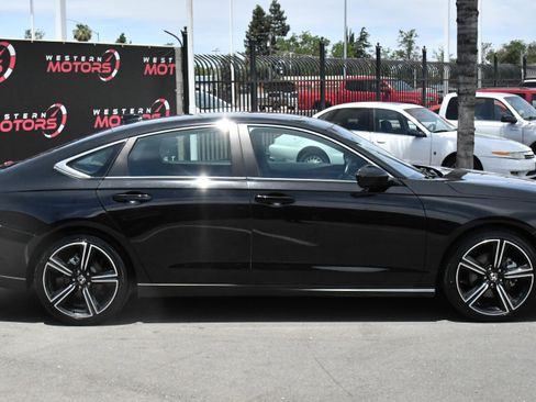 Used 2024 Honda Accord Sport image 9