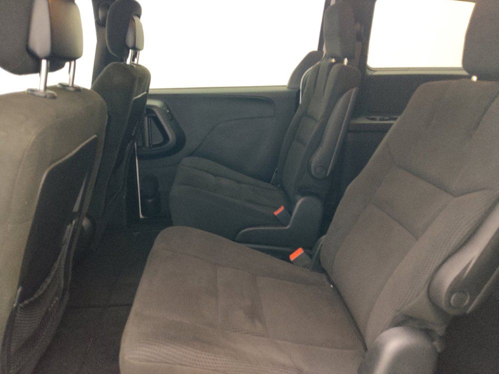Used 2015 Dodge Grand Caravan SXT w/ Blacktop Package FWD image 18