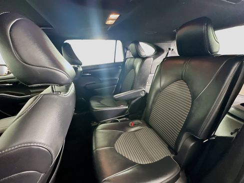 Used 2021 Toyota Highlander XSE AWD/4WD image 28
