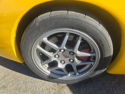 Used 2002 Chevrolet Corvette Z06 w/ Memory Pkg image 24