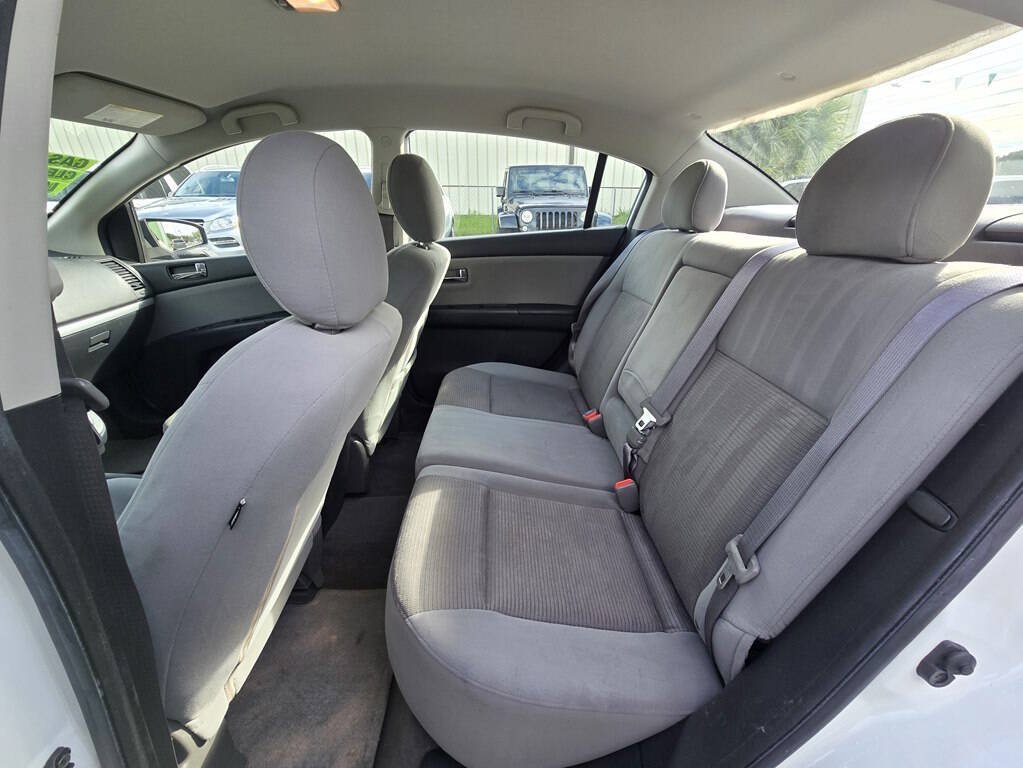Used 2012 Nissan Sentra 2.0 SR FWD image 14