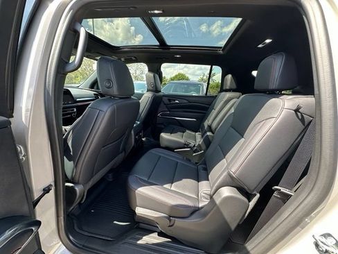 Used 2026 Chevrolet Traverse Z71 w/ Driver Confidence Package AWD/4WD image 16