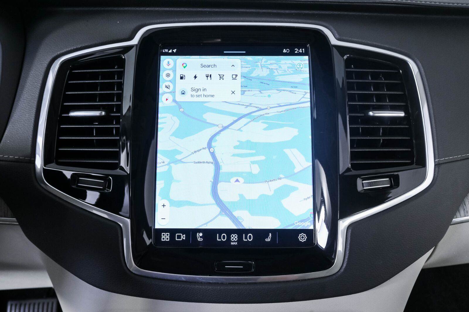 Certified 2024 Volvo XC90 T8 Ultimate w/ Lounge Package AWD/4WD image 15