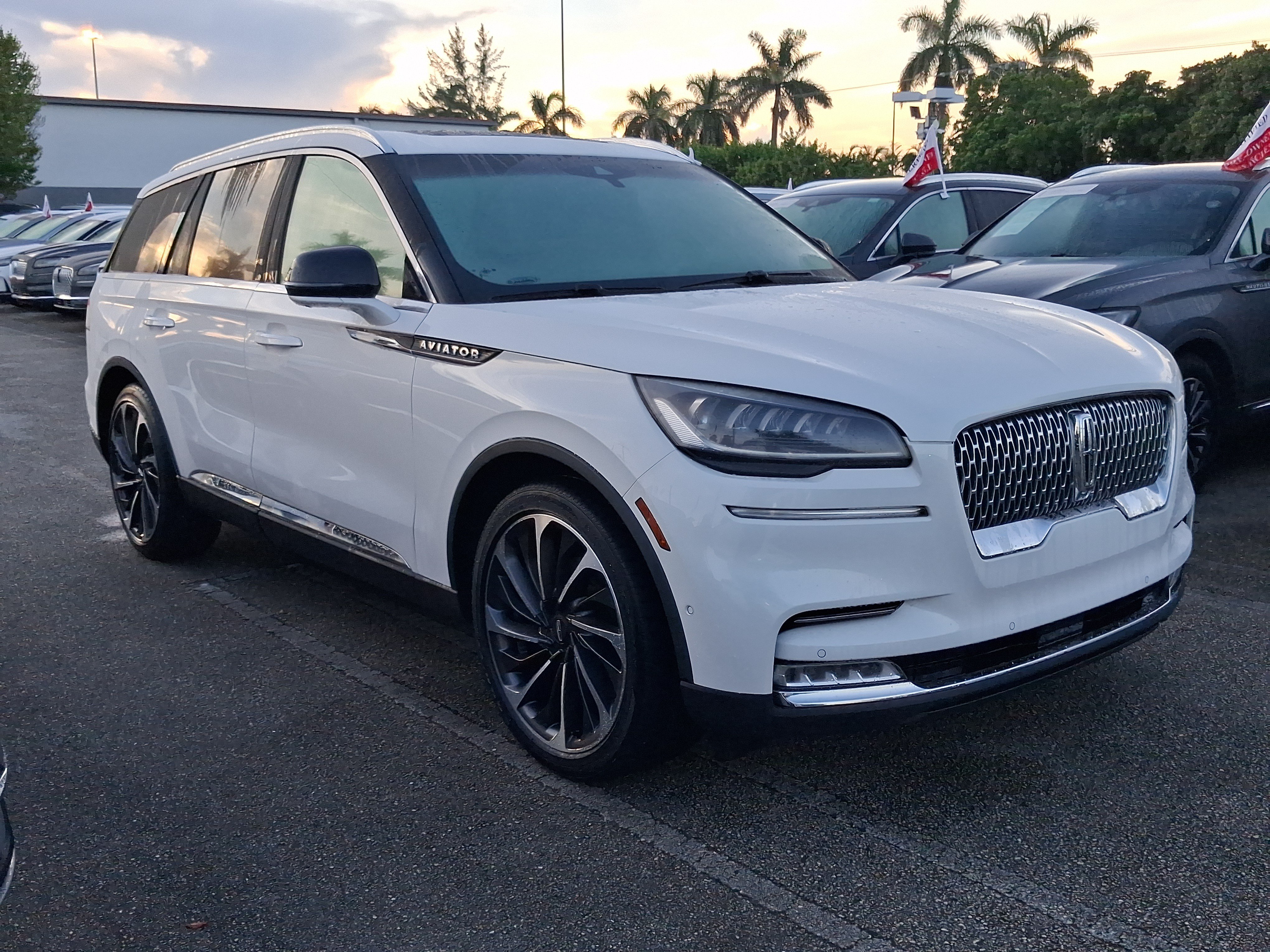 Used 2020 Lincoln Aviator Reserve w/ Equipment Group 201A RWD image 23