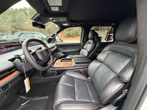 New 2025 Lincoln Navigator L Black Label image 15