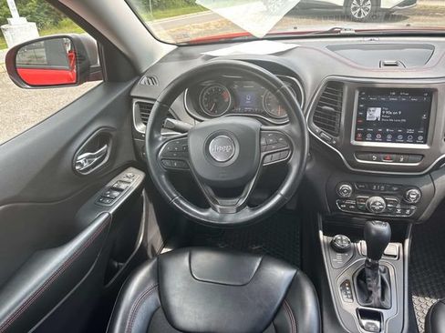 Used 2021 Jeep Cherokee Trailhawk AWD/4WD image 17