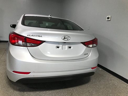 Used 2016 Hyundai Elantra Limited FWD image 4