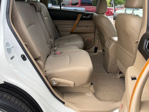 Used 2010 Toyota Highlander Limited AWD/4WD image 53