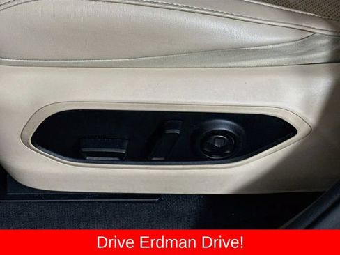 Used 2022 Jeep Grand Cherokee Limited w/ Luxury Tech Group II RWD image 12
