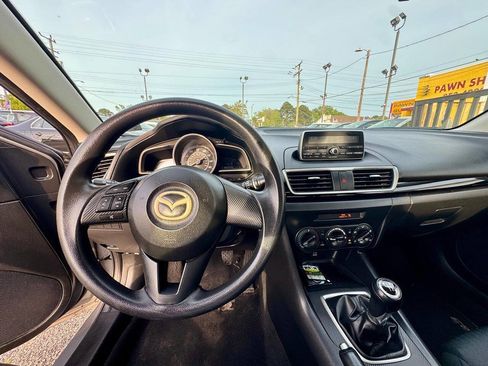 Used 2015 MAZDA MAZDA3 i SV image 16