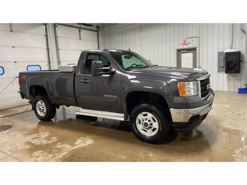 Used 2011 GMC Sierra 2500 SLE w/ Snow Plow Prep Package image 4