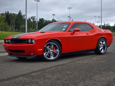 Used 2009 Dodge Challenger SRT8 RWD image 1
