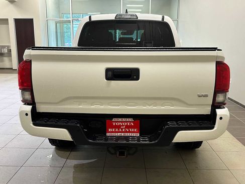 Used 2019 Toyota Tacoma TRD Off-Road image 5