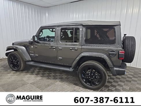 Used 2023 Jeep Wrangler Unlimited Sahara AWD/4WD image 4