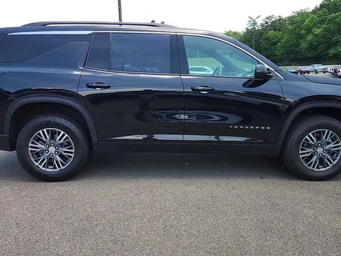 Used 2025 Chevrolet Traverse LT FWD image 8