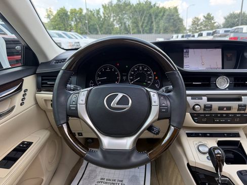 Used 2014 Lexus ES 350 w/ Luxury Package FWD image 22