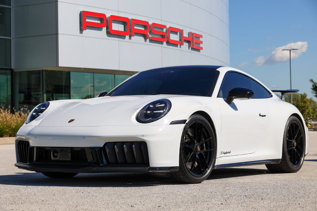 Certified 2026 Porsche 911 Carrera GTS RWD image 8