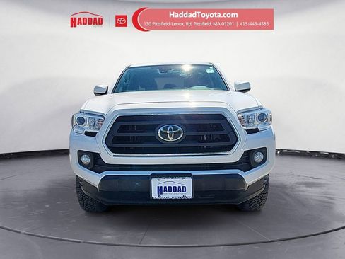 Used 2023 Toyota Tacoma SR5 AWD/4WD image 9