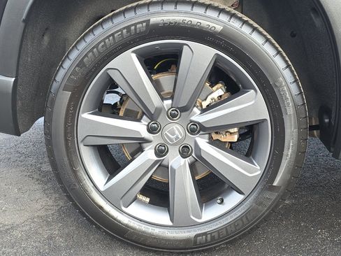 Used 2023 Honda Pilot Sport image 26