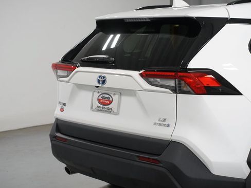 Certified 2024 Toyota RAV4 LE AWD/4WD image 9