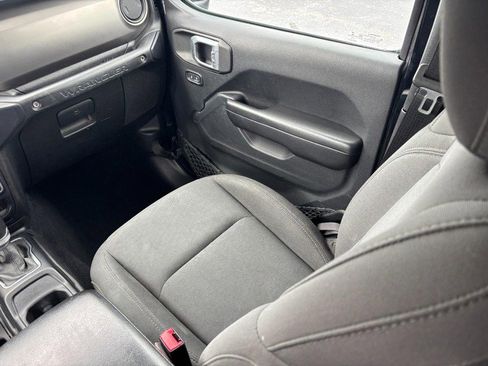 Used 2019 Jeep Wrangler Unlimited Sport S AWD/4WD image 14