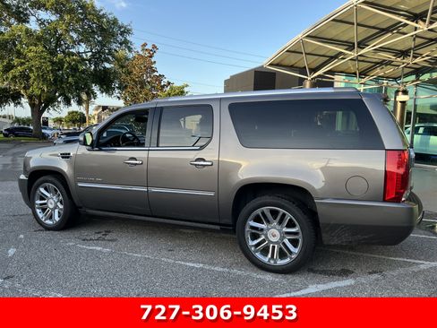 Used 2013 Cadillac Escalade ESV Platinum RWD image 6