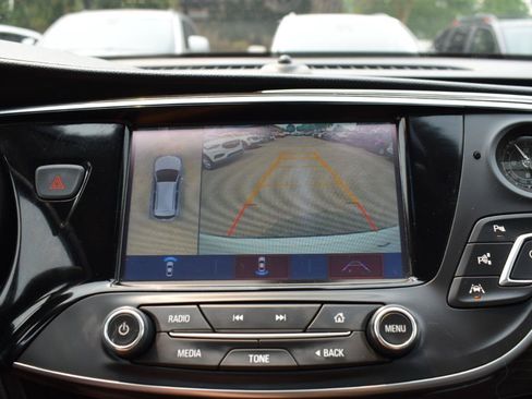 Used 2020 Buick Envision Premium w/ Driver Confidence Package AWD/4WD image 31
