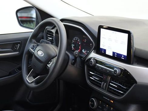 Used 2022 Ford Escape SE image 28