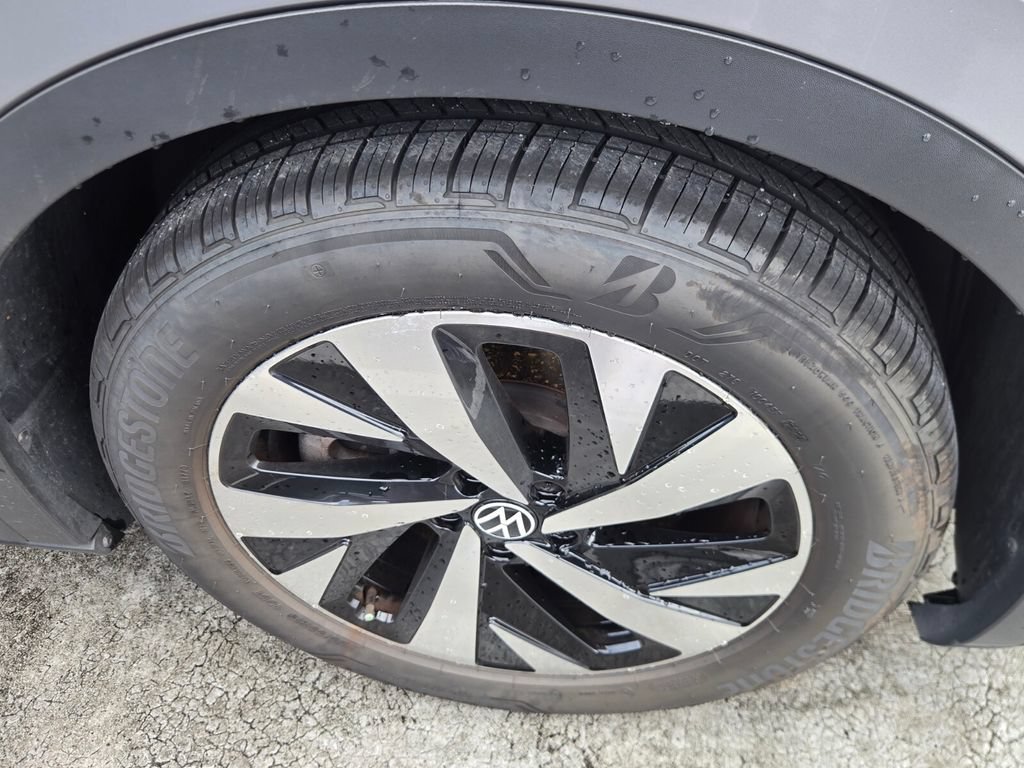 Used 2023 Volkswagen ID.4 2WD image 5