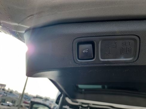 Used 2024 Ford Expedition Limited image 16