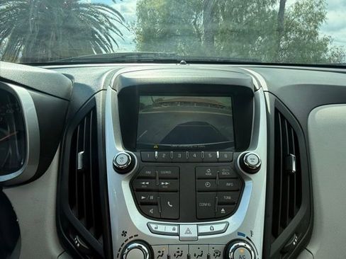 Used 2015 Chevrolet Equinox LT image 22