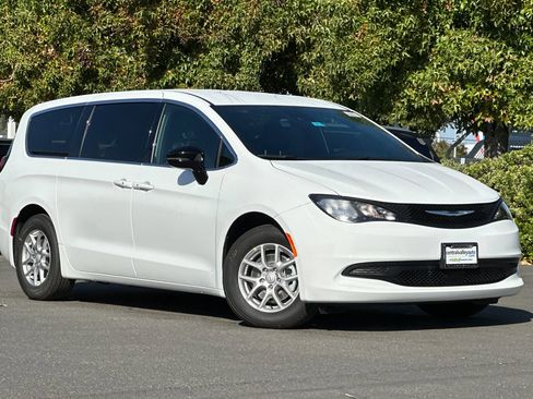 New 2026 Chrysler Voyager LX image 2