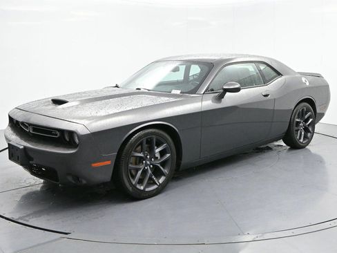 Used 2022 Dodge Challenger GT RWD image 3