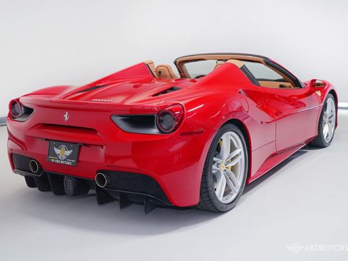 Used 2018 Ferrari 488 Spider RWD image 5
