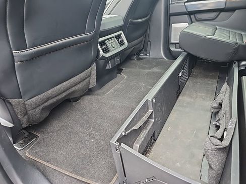 Used 2024 Ford F350 Platinum image 33